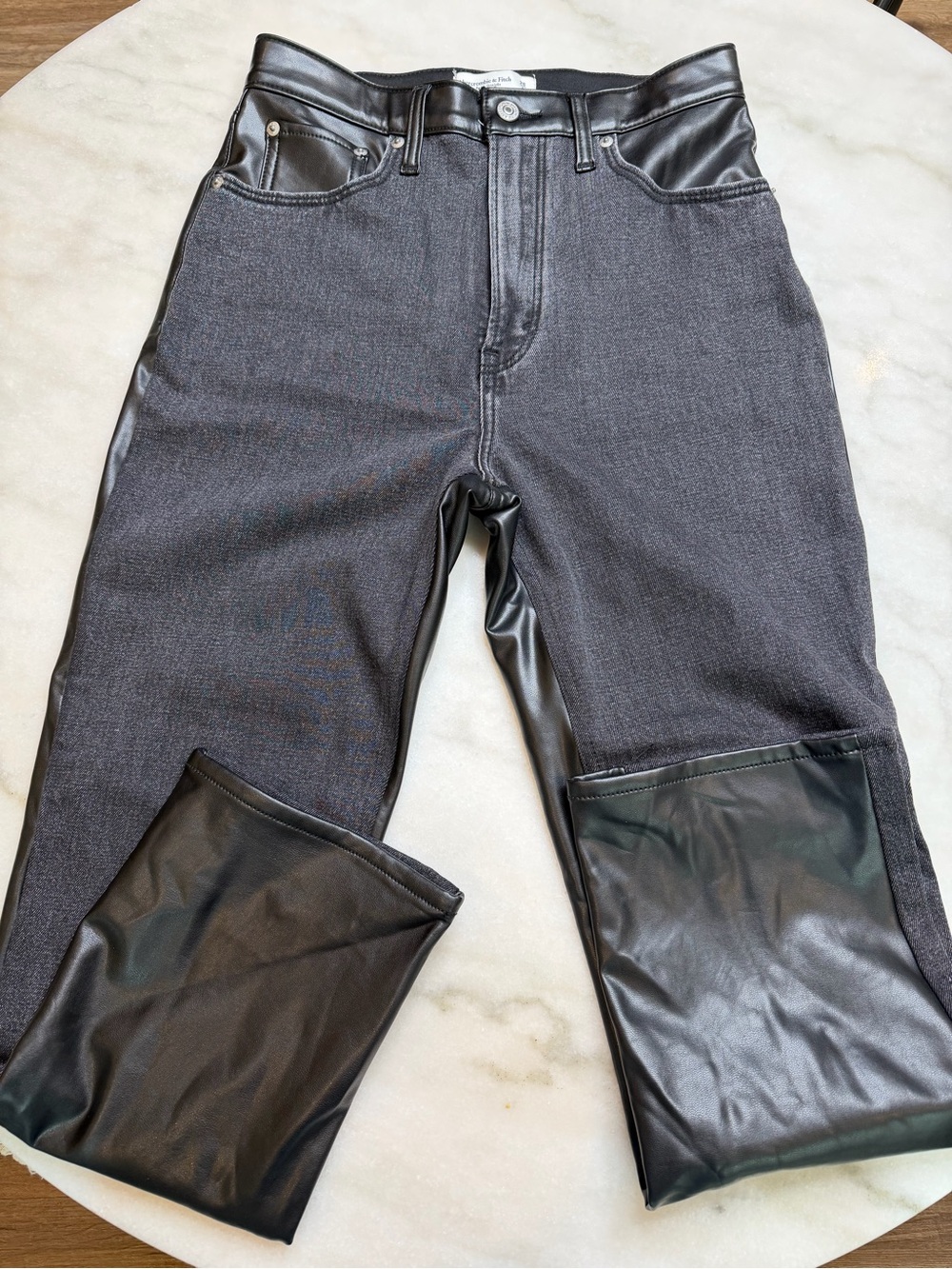Abercrombie & Fitch The Ankle Straight Ultra High Rise Jeans Size 6